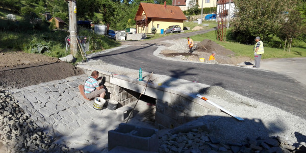 Podlázky, zkapacitnění propustku