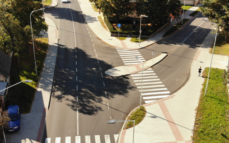 Rekonstrukce ulice Pražská v Bezděčíně - II. etapa, vč. cyklostezky