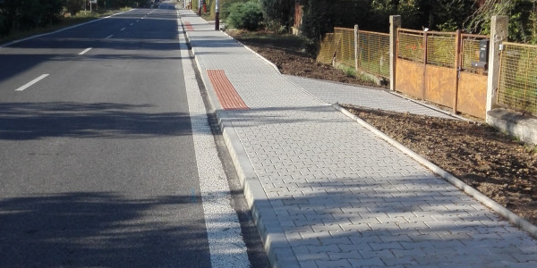 Chodníky Bezděčín