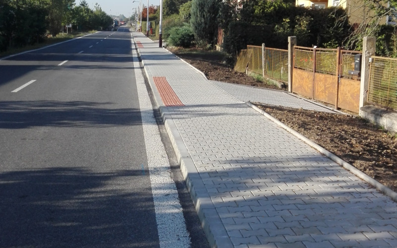 Chodníky Bezděčín