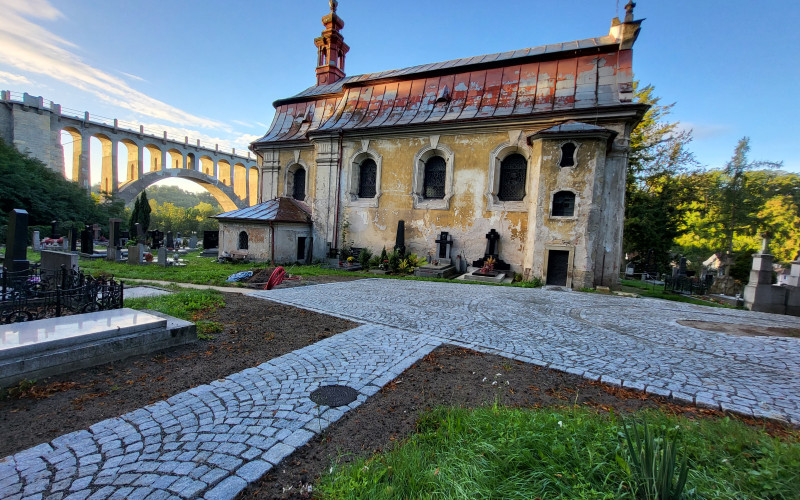 Komunikace nad kostelem, Krnsko