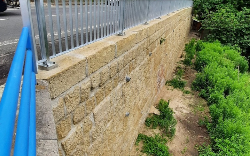 Opěrná zeď ul. Ptácká, Mladá Boleslav