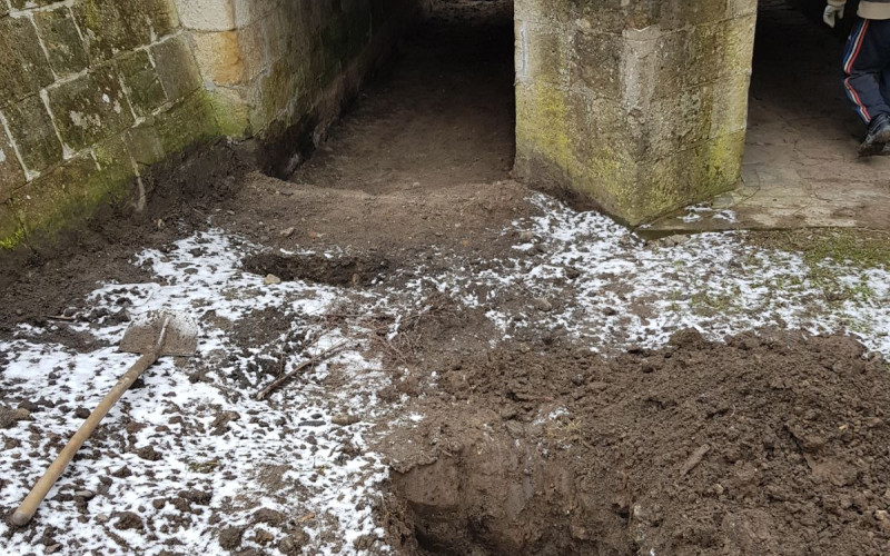 Podchod pod tratí Podlázky, MB