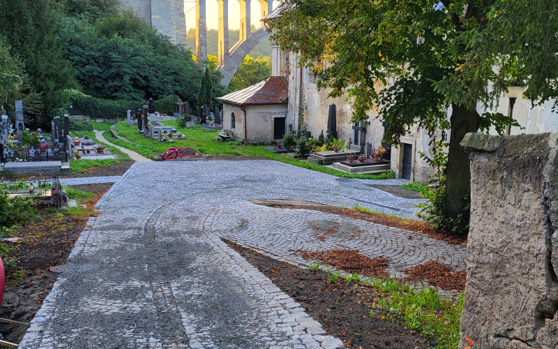 Komunikace nad kostelem, Krnsko