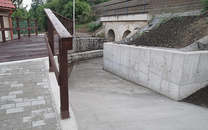 Podchod pod tratí Podlázky, MB