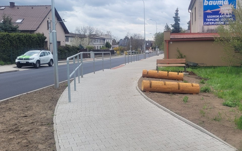 Rekonstrukce ulice Pražskáv Bezděčíně - IIetapa vč. cyklostezky